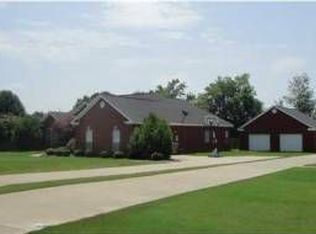 35 Bridgewood Dr, Killen, AL 35645