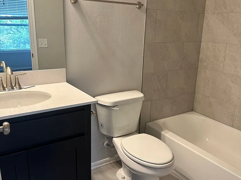 230 SW 34th St #1313 — Photo 7