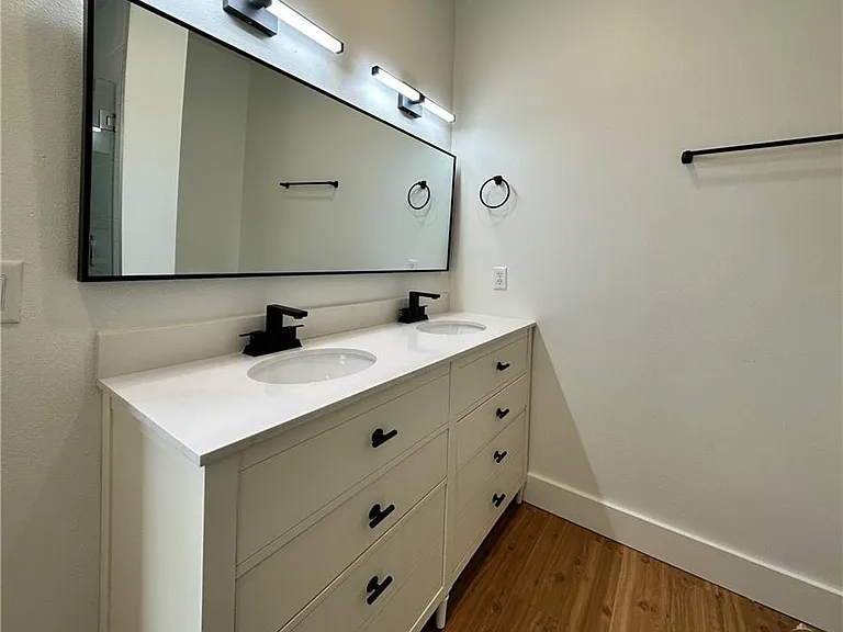 2312 S 43rd St — Photo 25