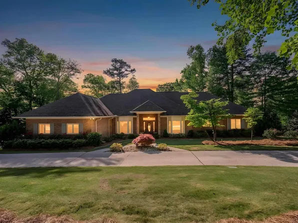 2556 Dolly Ridge Rd, Vestavia, AL 35243
