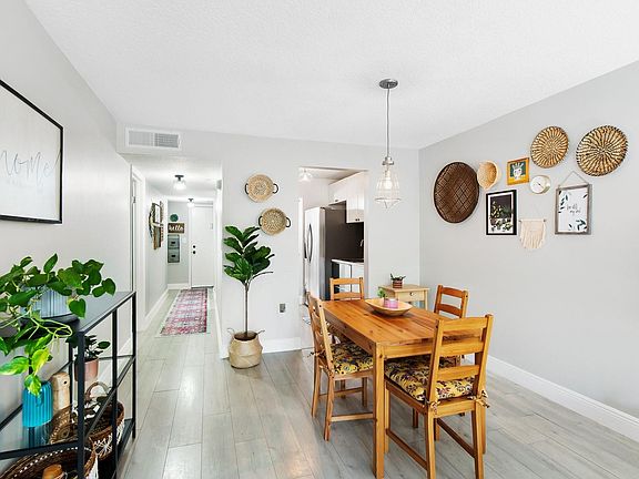 5th image of 1021 Mockingbird Lane #406