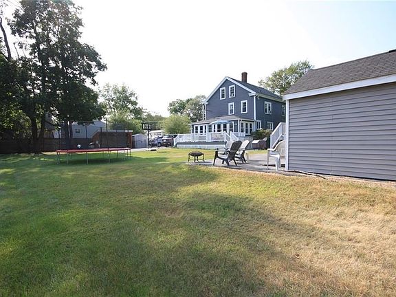 4th image of 85 Laurel Hill Ave