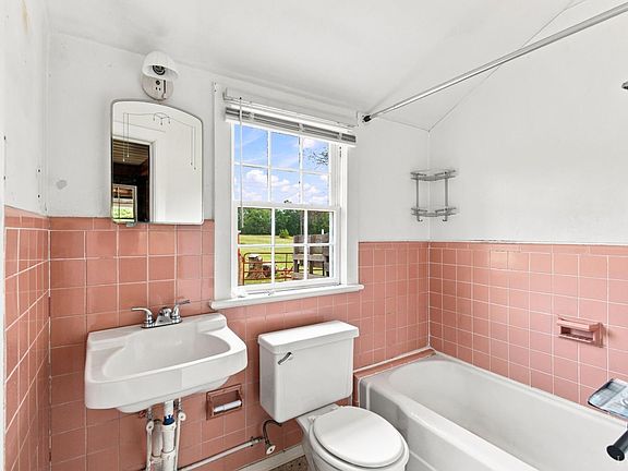 54th image of 841 Earley Farm Rd