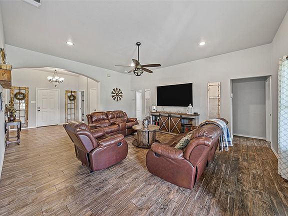 4th image of 108 Wilkes Ct