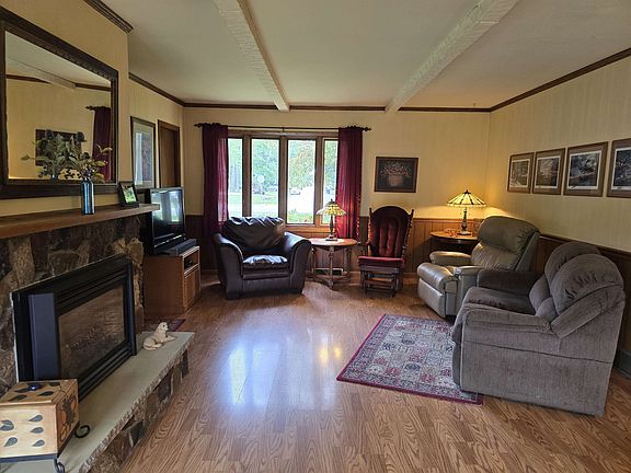 2nd image of 1503 Valley Rd