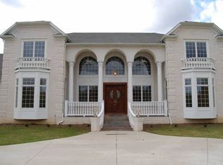 18170 Windswept Cir, Chagrin Falls, OH 44023