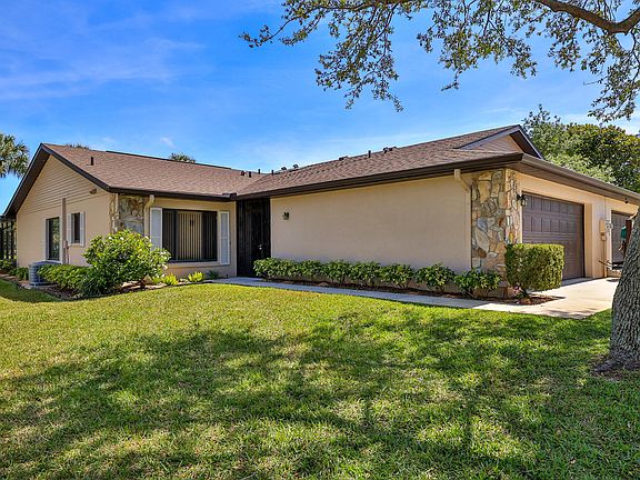 5th image of 115 Deer Lake Cir
