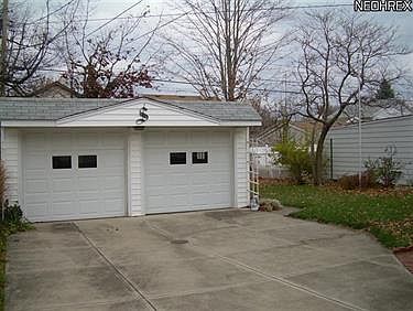3rd image of 2830 Ingleside Dr