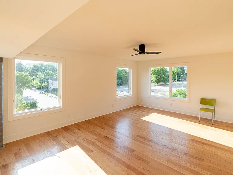 400 E Martin St #A — Photo 15