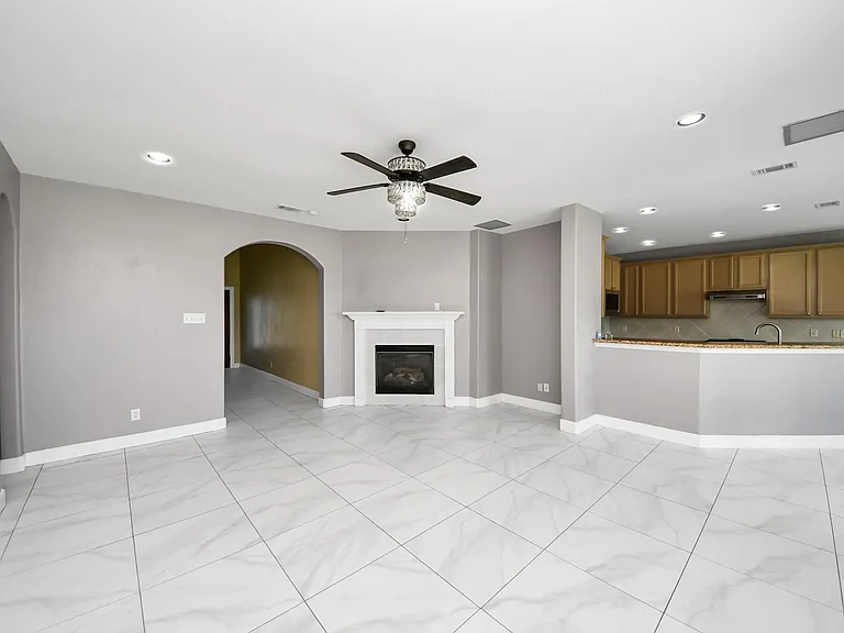 4610 Plum Forest Rd — Photo 6