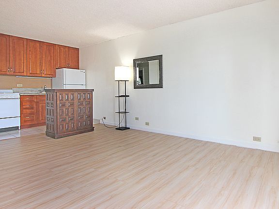 5th image of 747 Amana St APT 2014