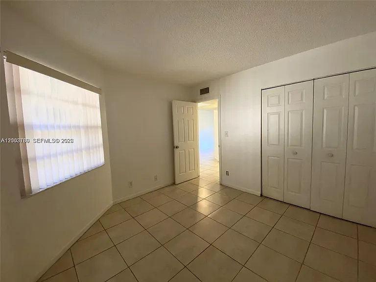 4033 Lakeside Dr #4033 — Photo 17