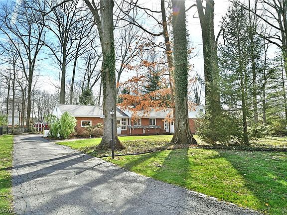 2nd image of 2521 Jennifer Dr