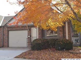 7117 Stony Ridge Rd, Lincoln, NE 68507