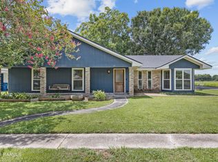 111 Chickamauga Pl, Broussard, LA 70518