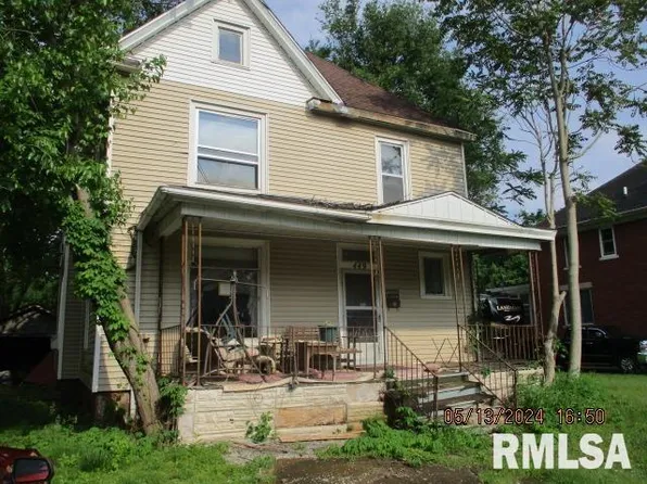 449 N 3rd Ave, Canton, IL 61520