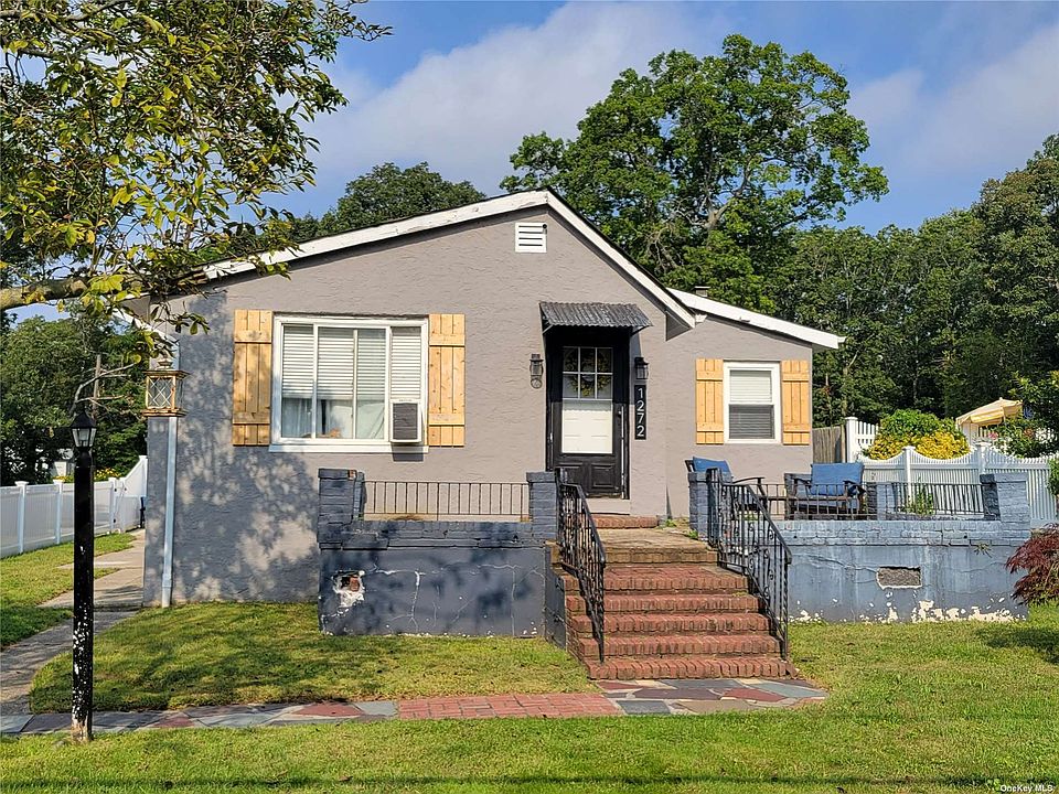 1272 Avenue, Central Islip, NY 11722 Zillow