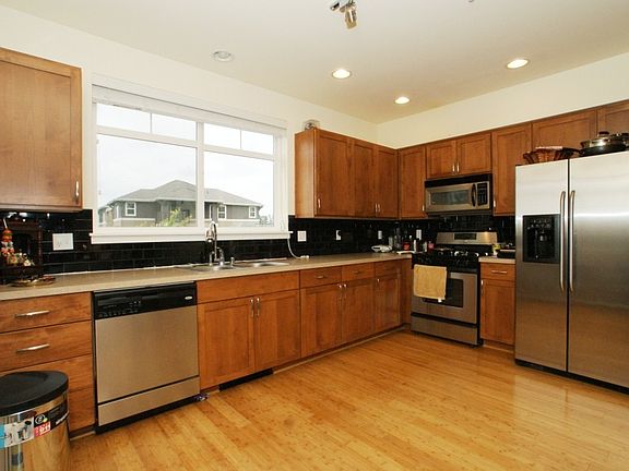 2nd image of 2348 NE Park Dr