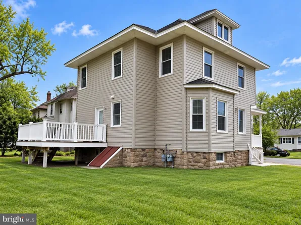 115 Waverly Pl, Hamilton, NJ 08609