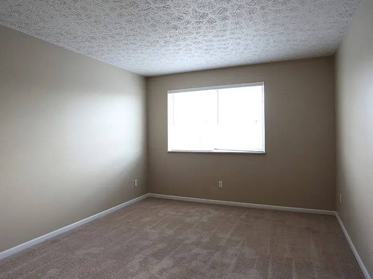 Stadium View Apartments — Photo 18