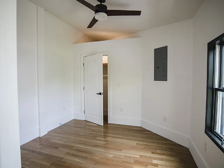 503 N Cameron St — Photo 7