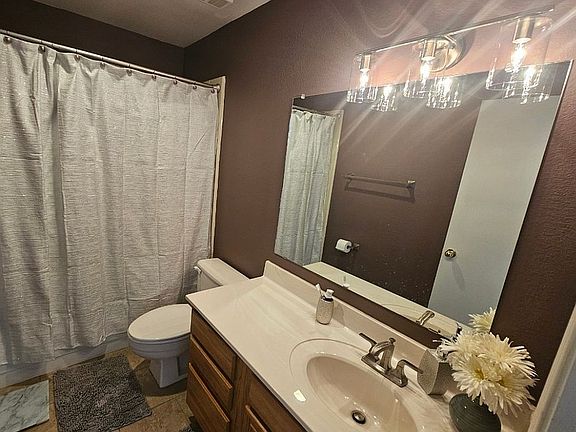 5th image of 5518 E Lindstrom Ln