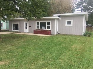 15 E South St, Sandwich, IL 60548
