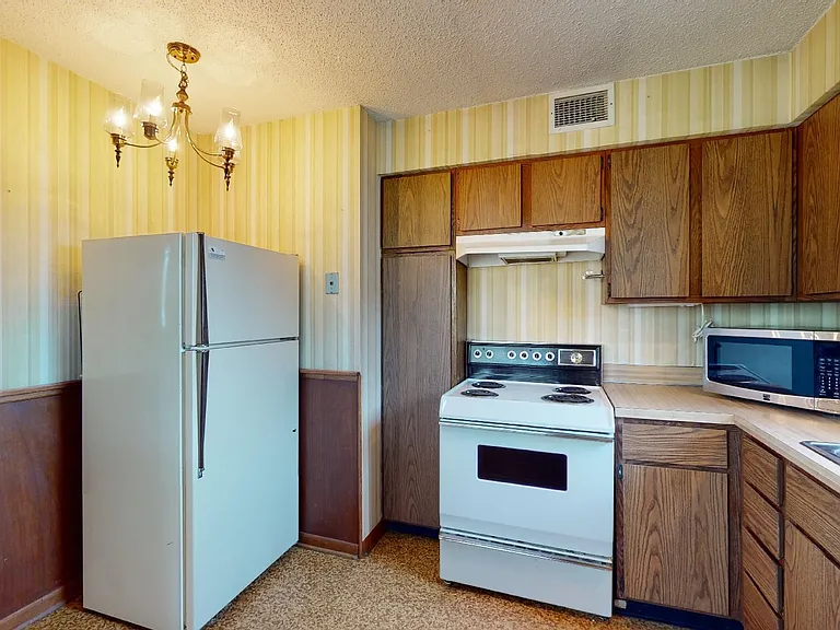 4-plex in West-Central Ames — Photo 6