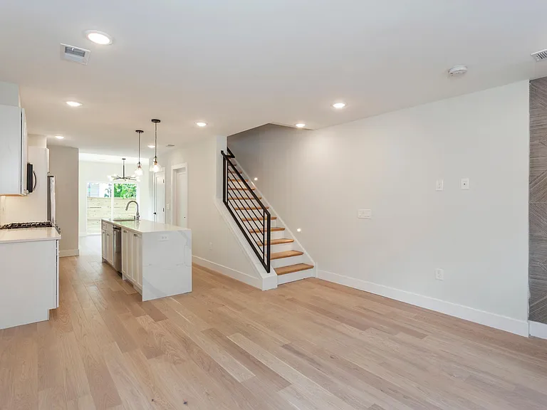 1448 E Wilt St — Photo 34