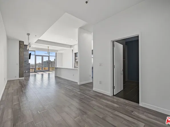 1111 S Grand Ave #Penthouse 6, Los Angeles, CA 90015