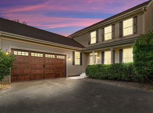 2991 Husking Peg Ln, Geneva, IL 60134