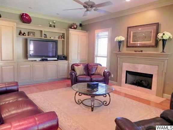 2nd image of 4 Signal Hill Cir