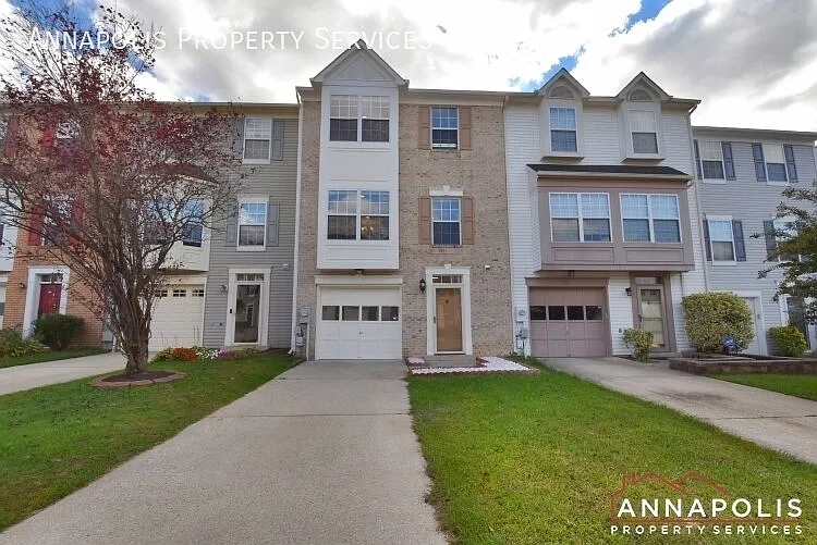 109 pinecove court — Photo 1