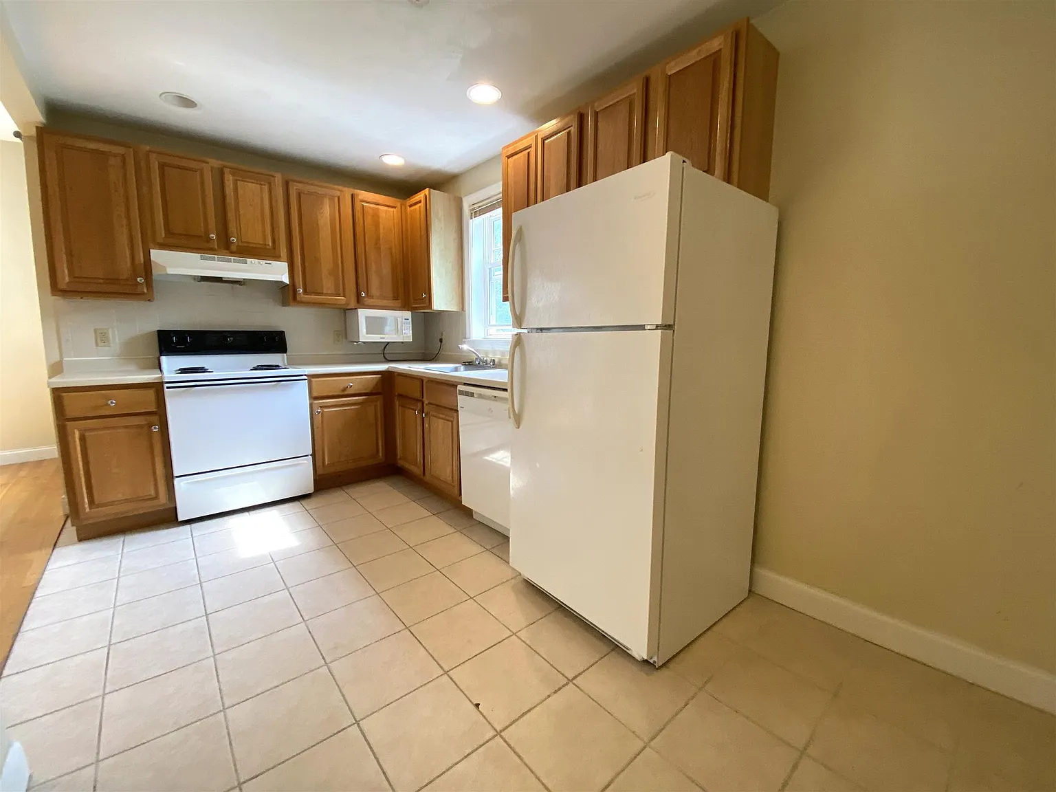 1 bed, 700 sqft, $2,900 — Photo 3