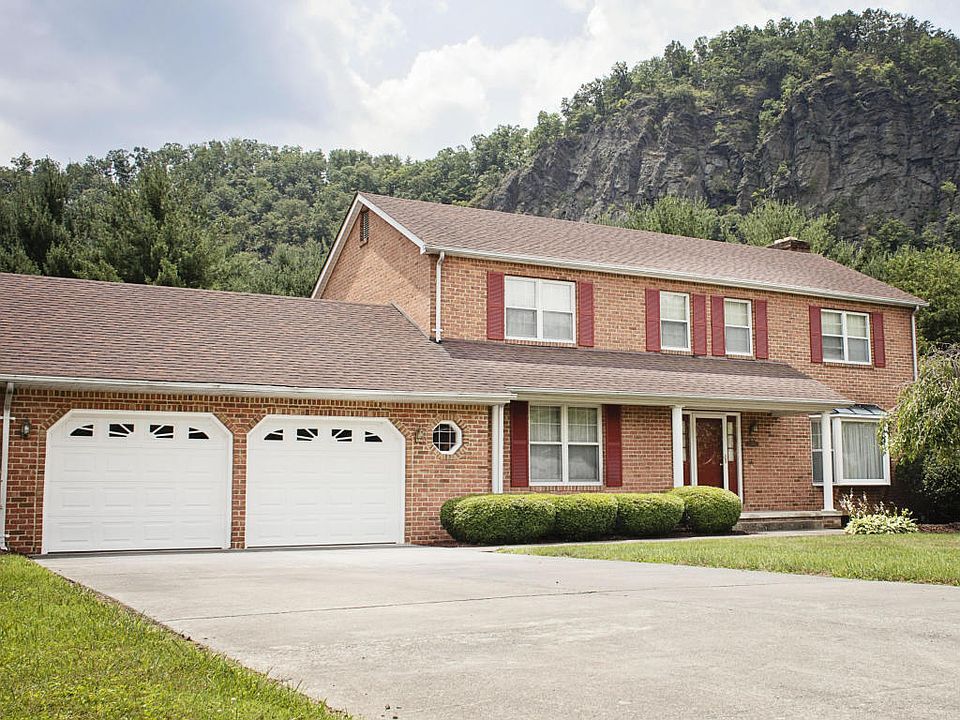 1st image of 2401 Dressler Dr