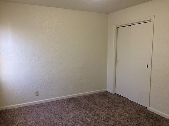 5th image of 3137 E Weldon Ave