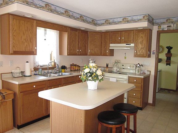 oak kitchen with island