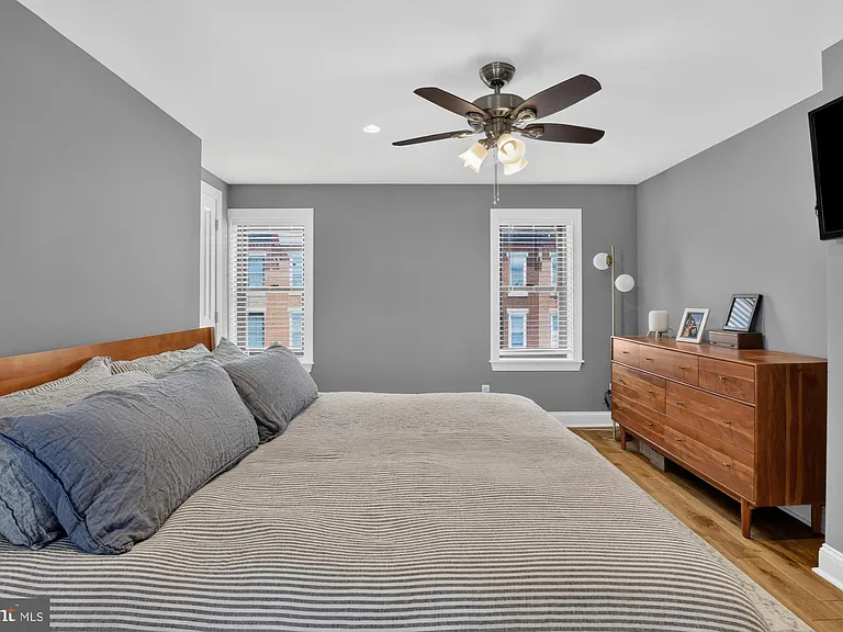 2316 Christian St — Photo 24