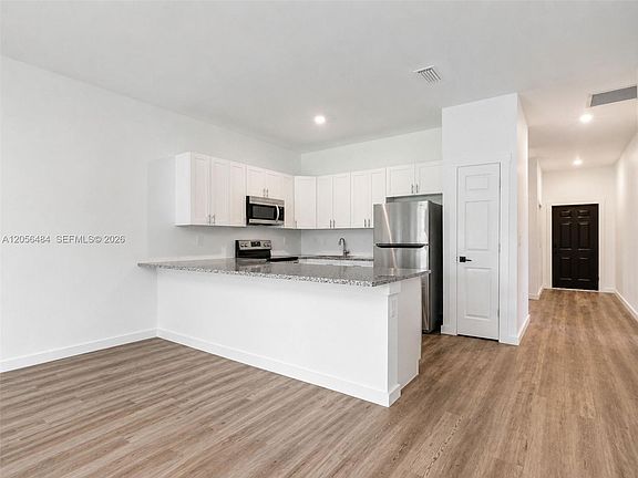 4th image of 2224 Kenneth Ave S