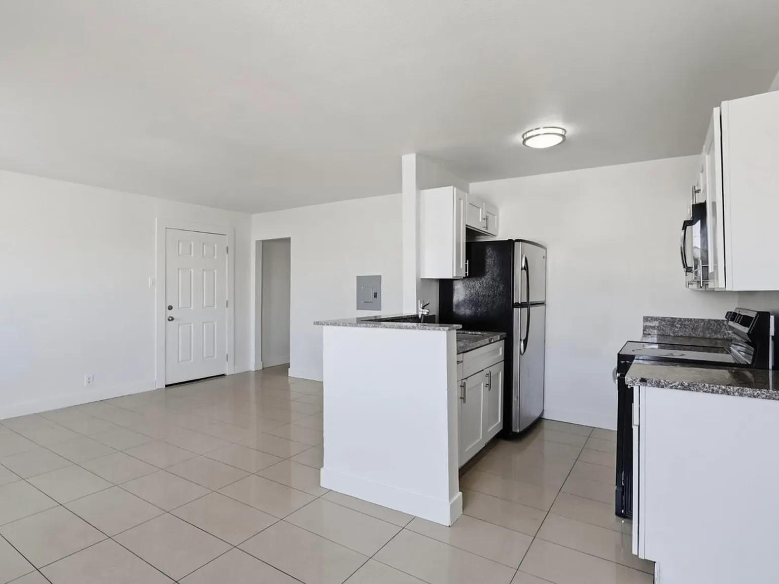 1 bed, 560 sqft, $1,050 — Photo 4
