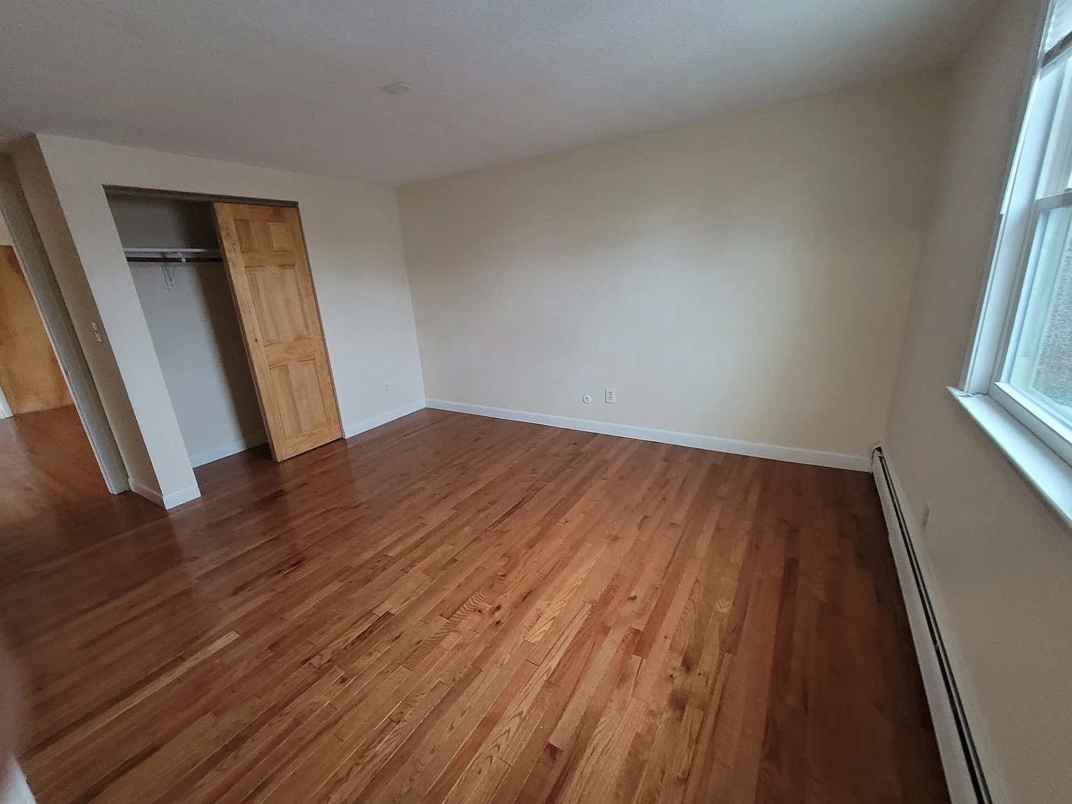 1538 Eastern Ave — Photo 4