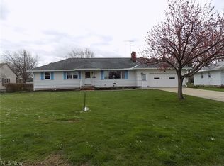 300 Shadylawn Dr, Amherst, OH