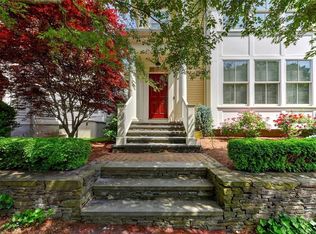 16 Barnes St, Providence, RI 02906