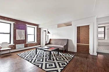 Rented by R New York