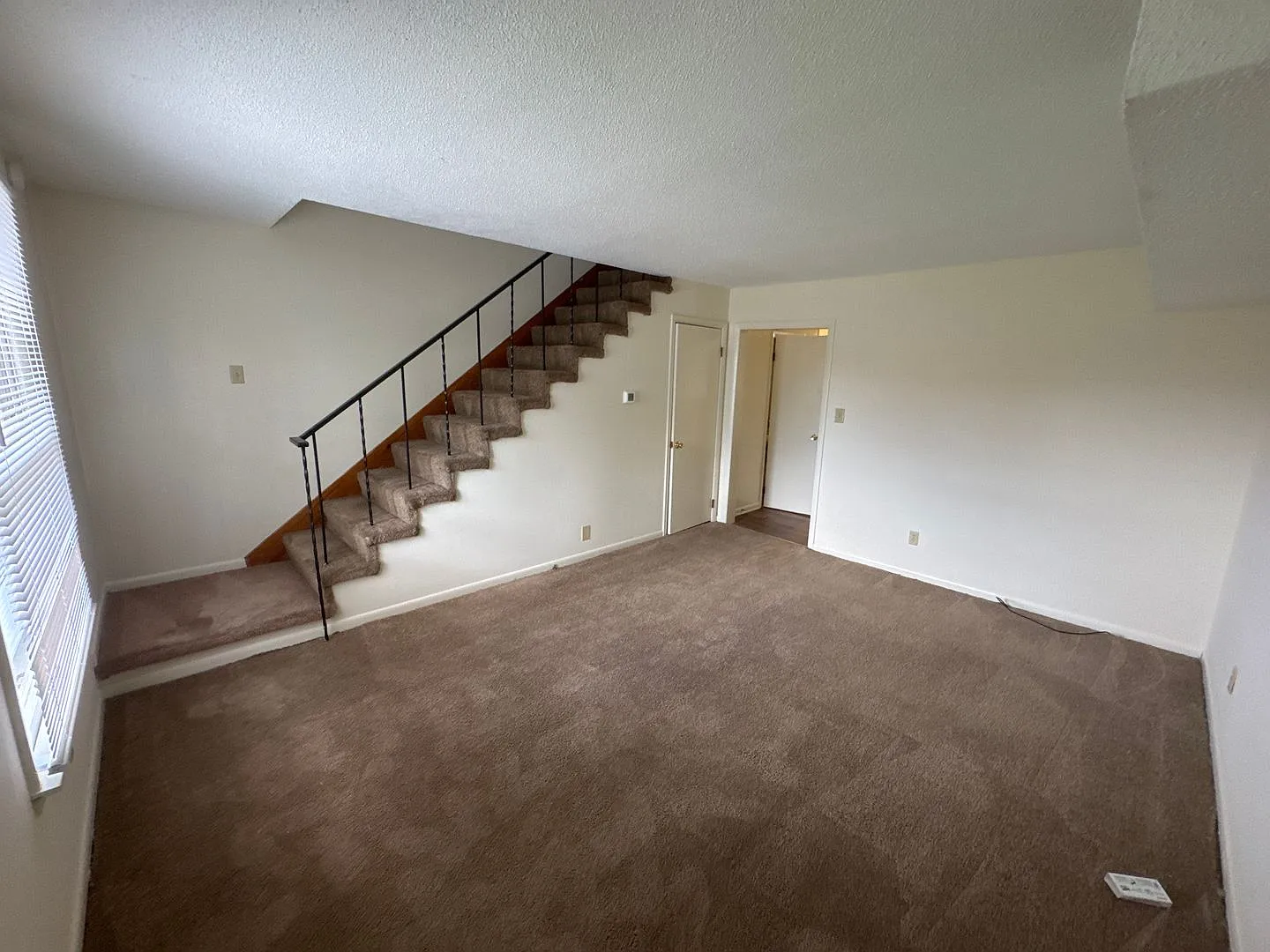 Spacious & Updated Duplex in a Convenient Lebanon Location! — Photo 4
