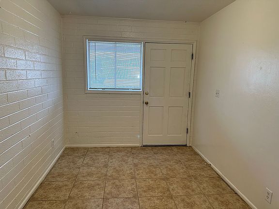 3rd image of 108 S Pomeroy #1