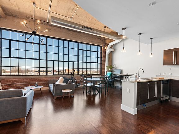 3rd image of 4100 Forest Park Ave Unit 507