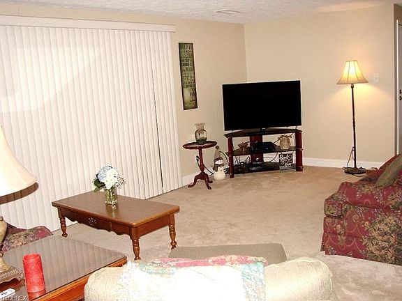 5th image of 6840 Carriage Hill Dr APT 46