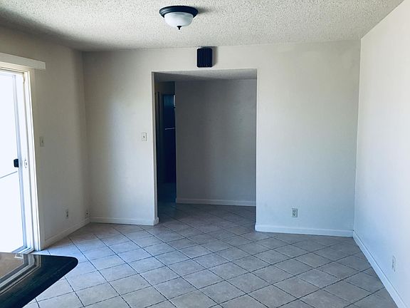 3rd image of 2321 Del Monte Dr