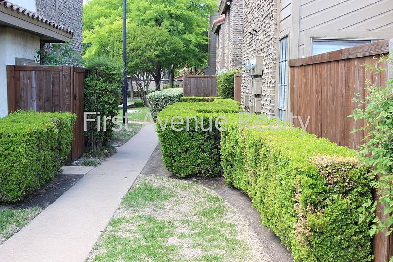 1st image of 333 Melrose Dr APT 25C